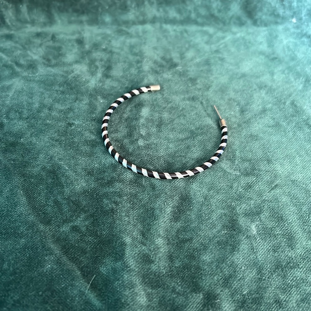 Vintage 80s Black and Silver Hoop